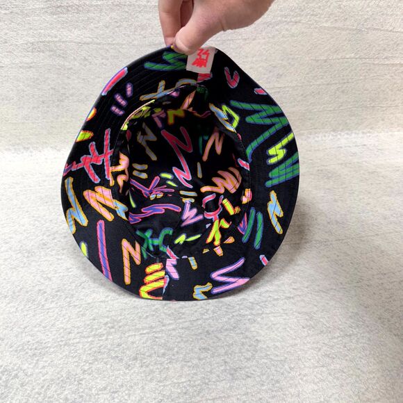 adidas Pride‎ Reversible Bucket Hat - Picture 5 of 6